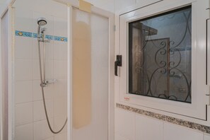 Shower - APP.TI STRACCOLIGNO - CASA MIMMA (Capoliveri)