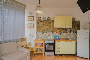 Fridge, microwave, oven