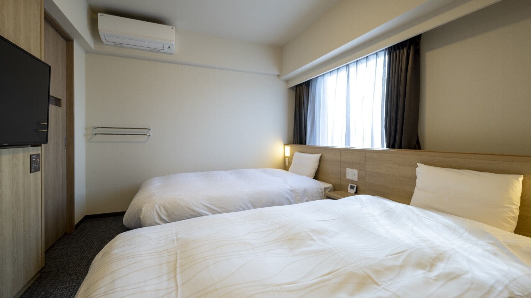 basic twin room, non smoking | desk, soundproofing, free wifi, bed sheets