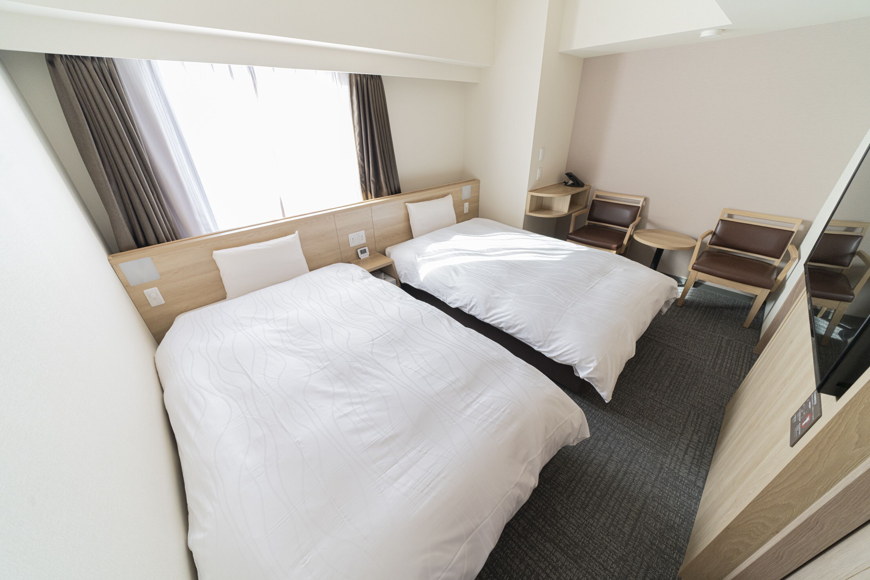 basic twin room, non smoking | desk, soundproofing, free wifi, bed sheets