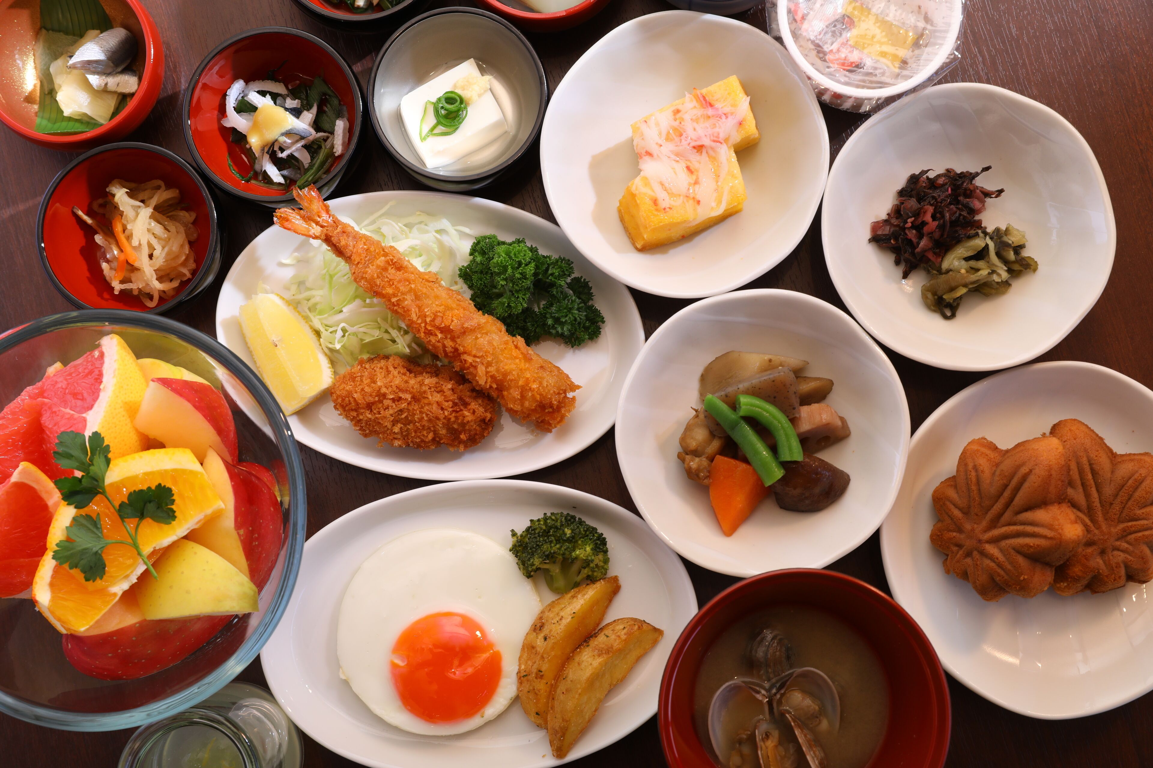 daily buffet breakfast (jpy 2500 per person)