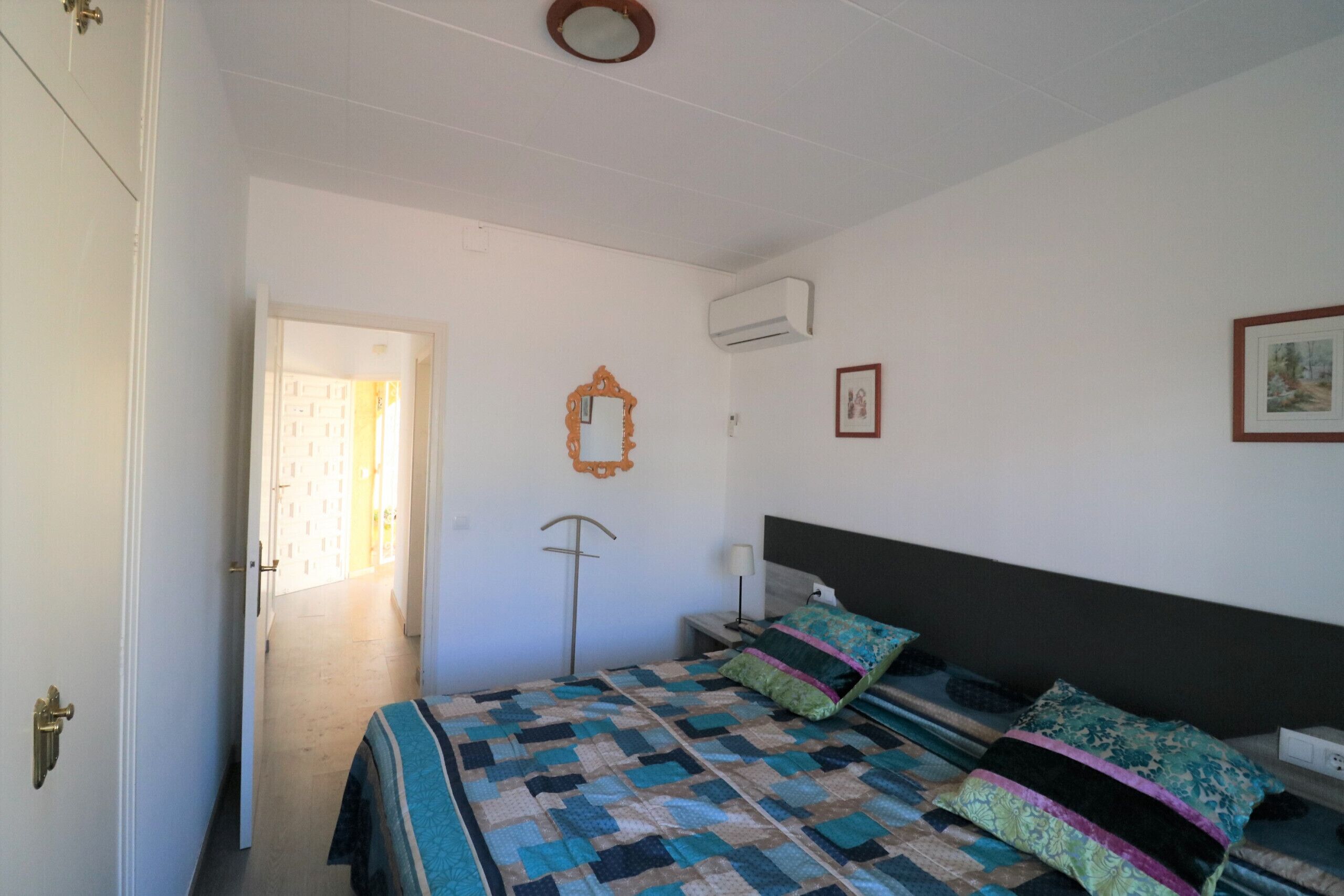 2 bedrooms, iron/ironing board, WiFi