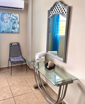 Interior - Beautiful, spacious house 9 minute drive to beach with electric generator (Rincón)