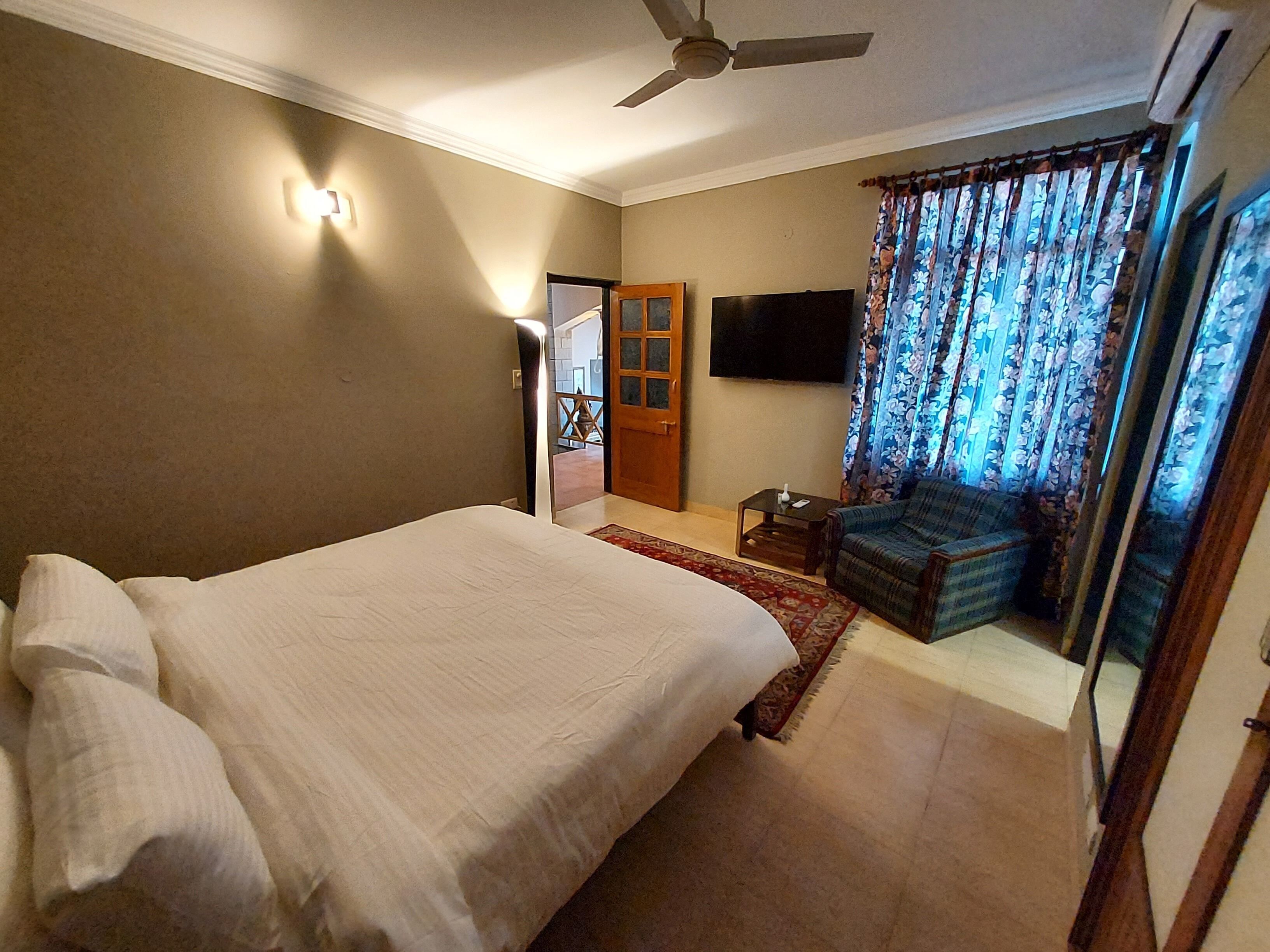 Mehar Villa 3BHK with Private Cook, Garden, Views