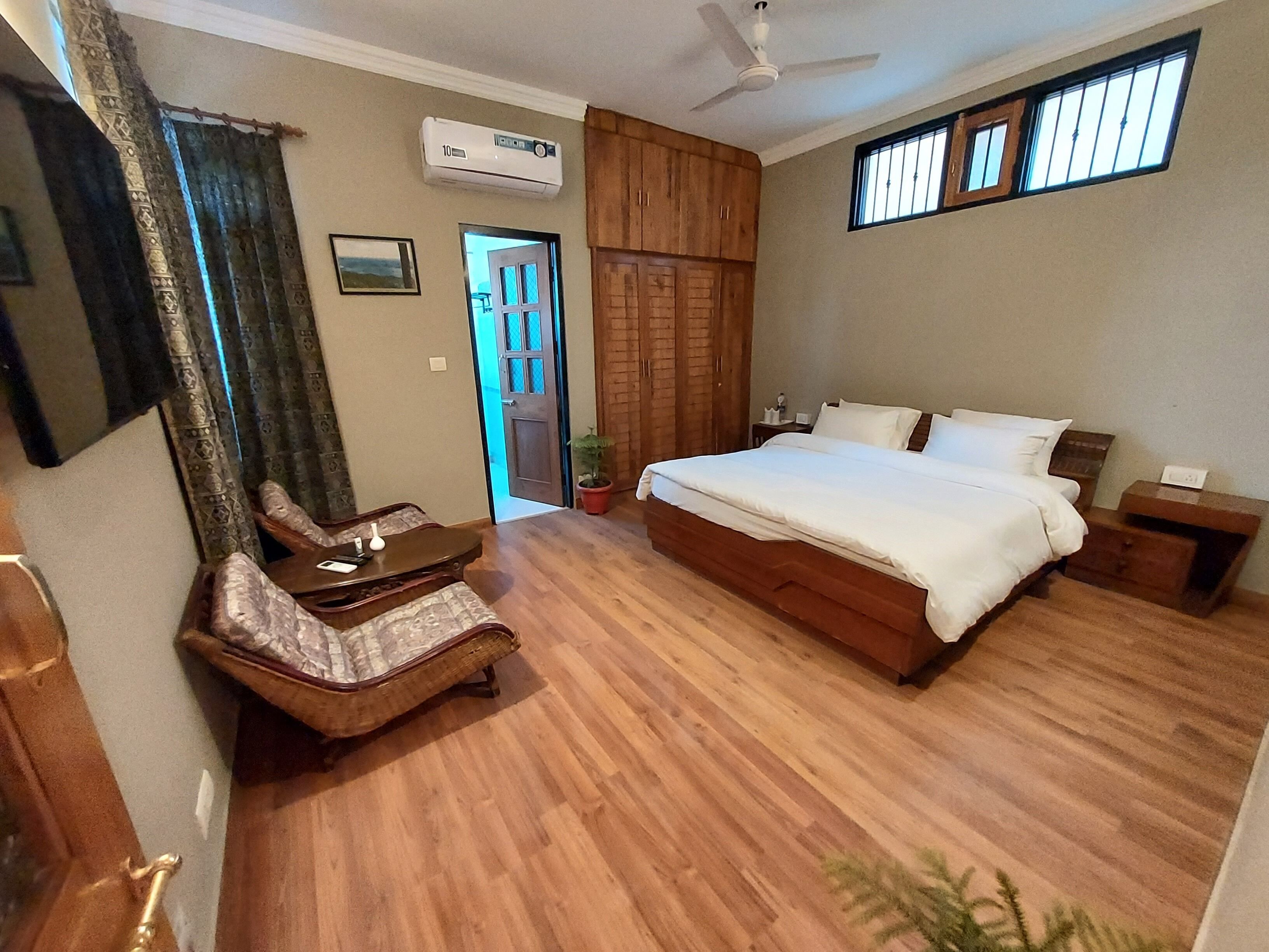Mehar Villa 3BHK with Private Cook, Garden, Views