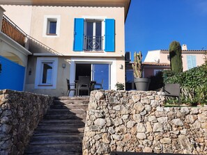 Exterior - Villa in a golfs residence, near the sea  (Saint-Raphaël)