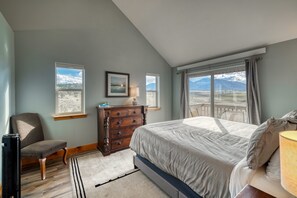 3 bedrooms, internet, bed sheets