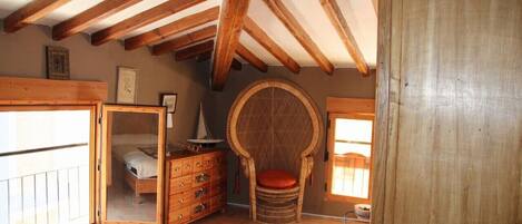 3 soveværelser, skrivebord, strygejern/strygebræt, sengetøj