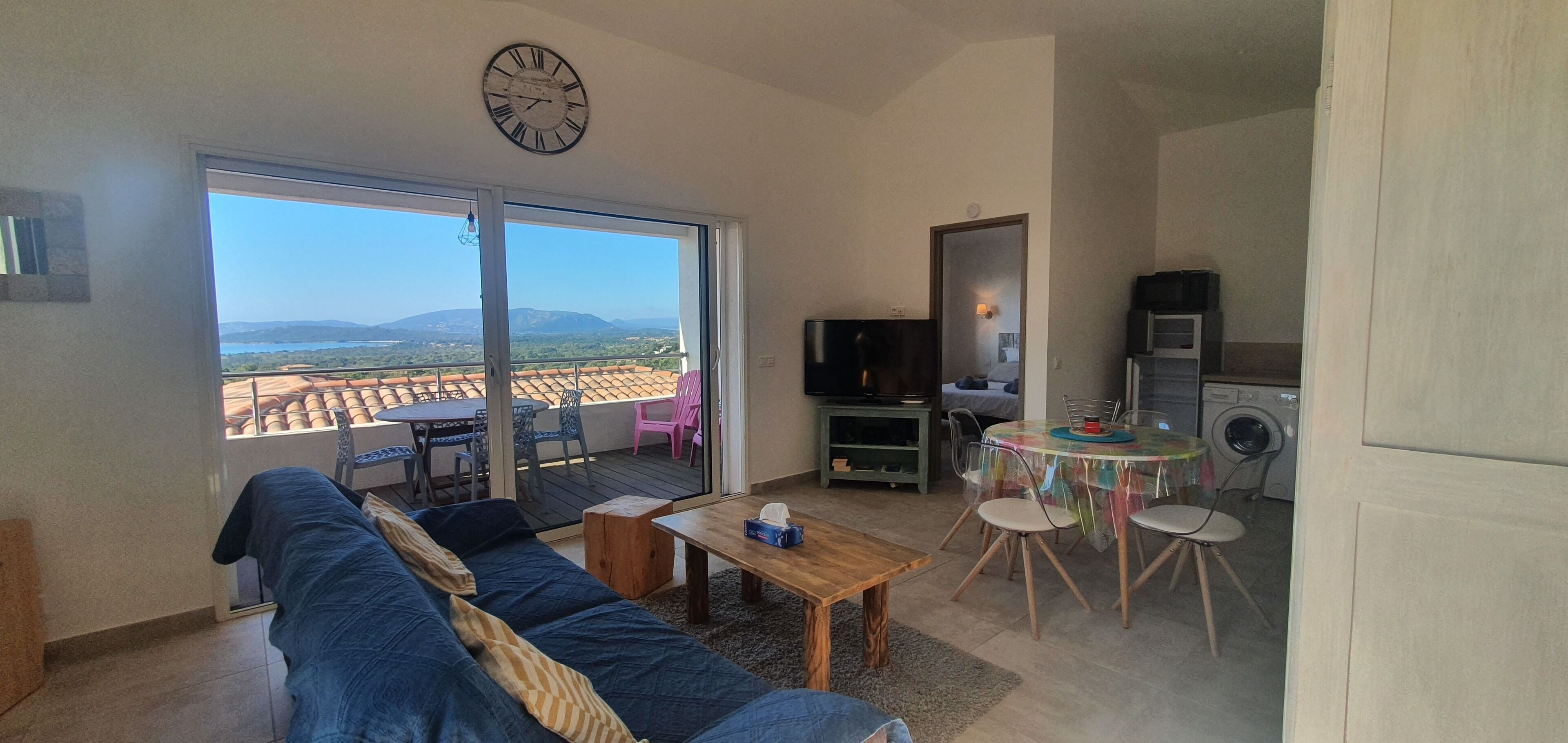 INDEPENDENT VILLA 3 * VERY NICE SEA VIEW, SWIMMING POOL