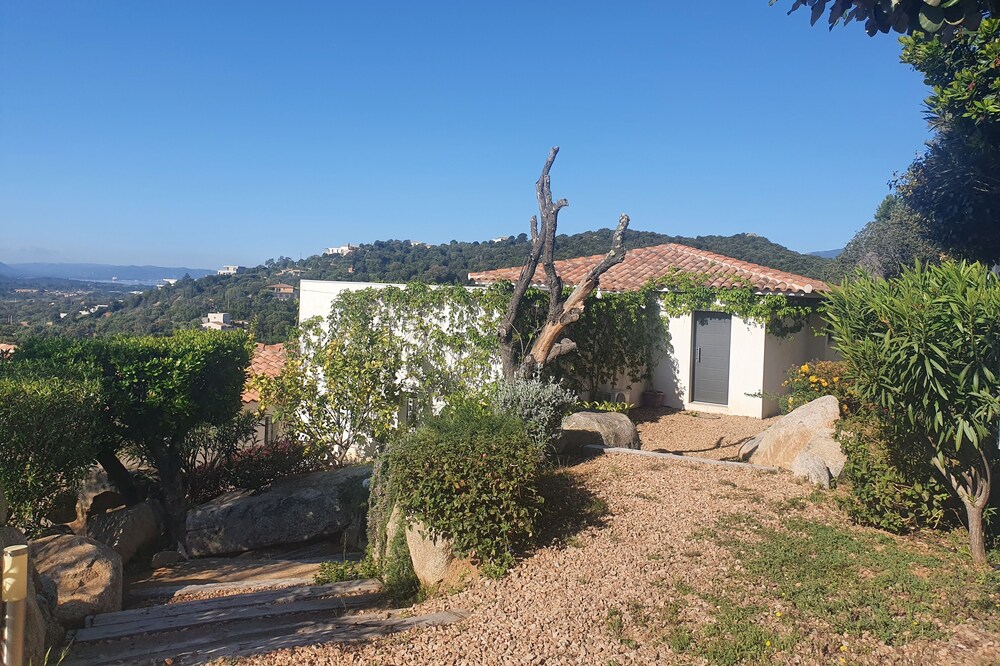 INDEPENDENT VILLA 3 * VERY NICE SEA VIEW, SWIMMING POOL