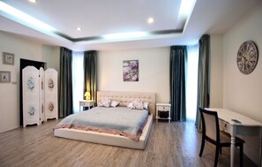 Familienvilla | 4 Schlafzimmer, Bügeleisen/Bügelbrett, kostenloses WLAN, Bettwäsche