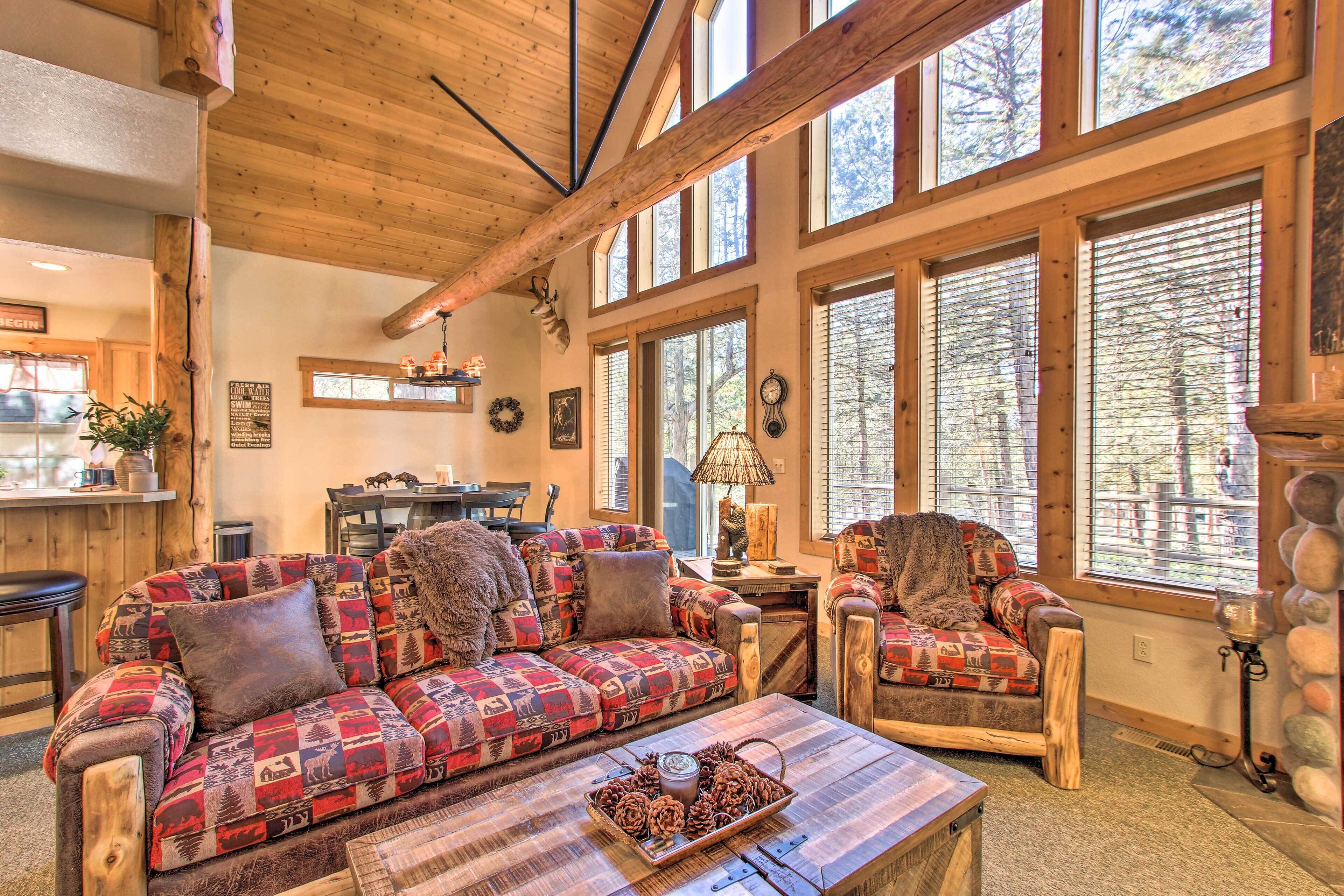 Klamath Falls Cabin Retreat w/ Deck & Grill!