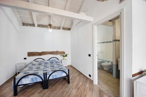 1 Schlafzimmer, Bügeleisen/Bügelbrett, Bettwäsche