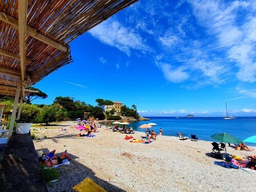 Ferienwohnung 'La Pergola al Cavo 9' mit Meerblick, gemeinschaftlich genutztem Pool, Terrasse & WLAN