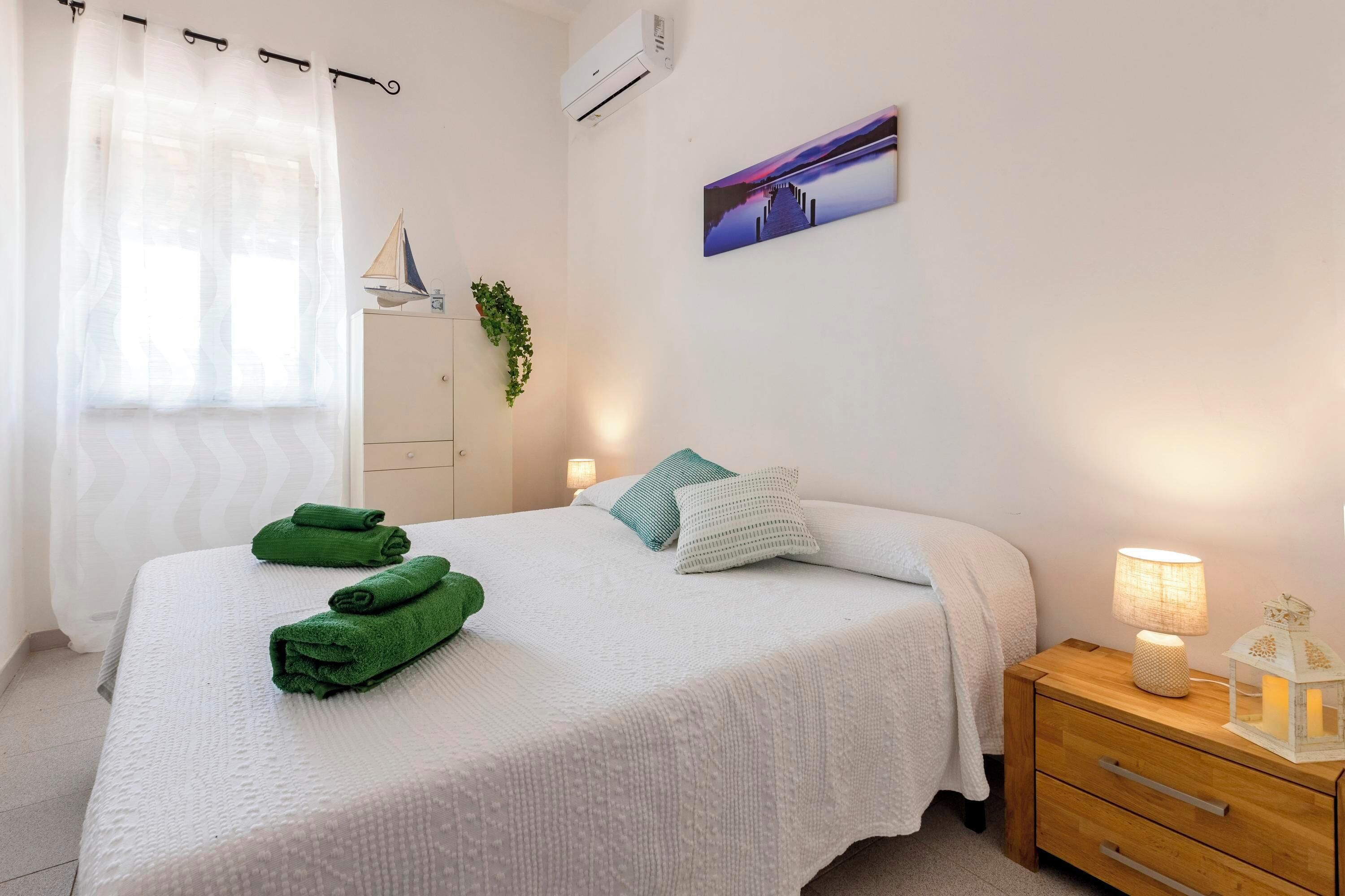 2 bedrooms, iron/ironing board, free WiFi, bed sheets