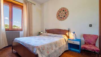 3 Schlafzimmer, Bügeleisen/Bügelbrett, Bettwäsche