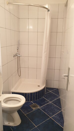 Shower - Apartments are in the center of Split, just 400m from Diocletian palace and beap (Split)