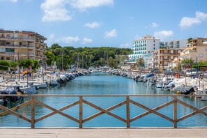 Marina - Holiday Home 'Costa den Blau' close to the Beach with Balcony, Terrace & Wi-Fi (Porto Cristo)