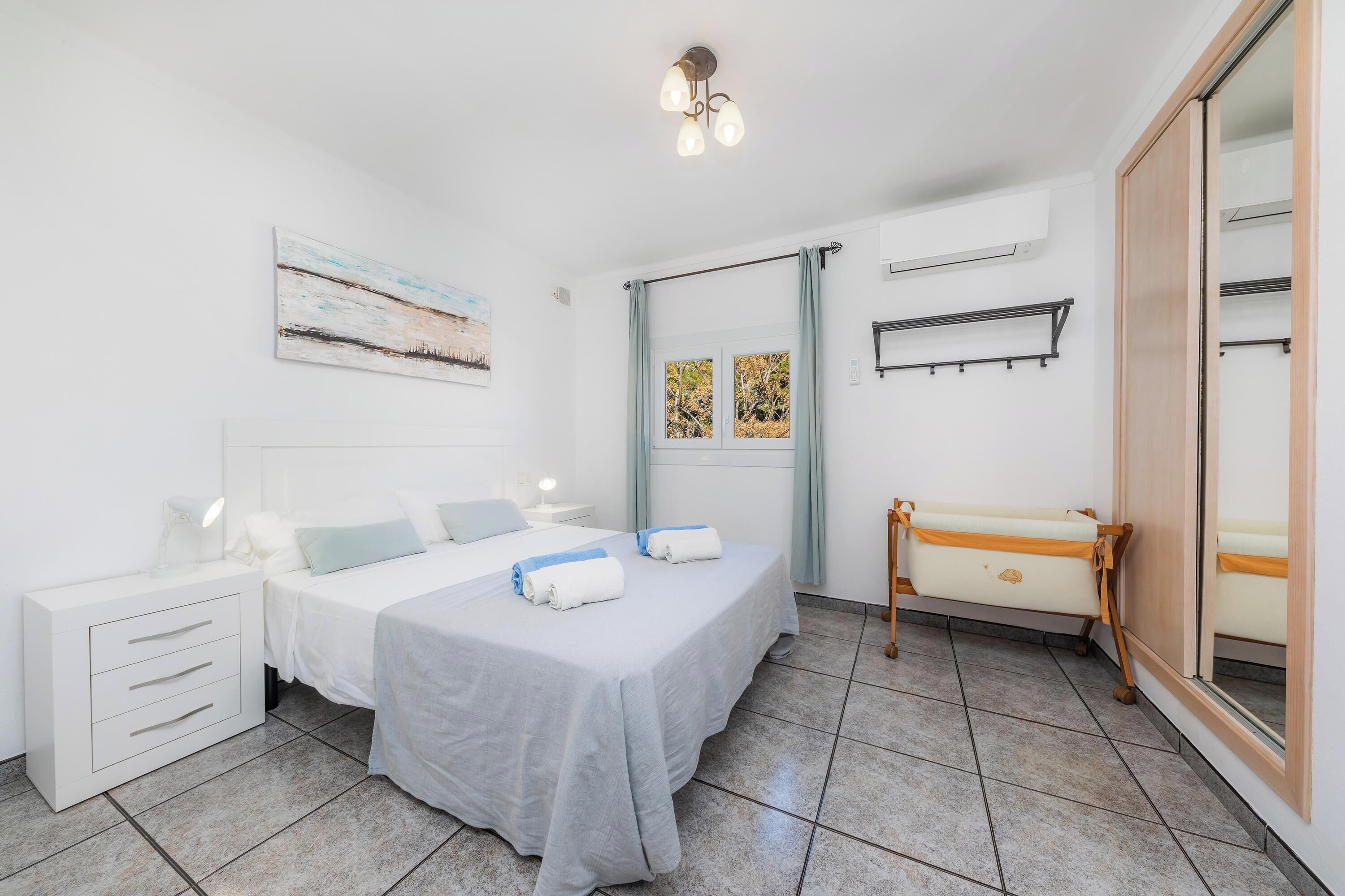 5 slaapkamers, een strijkplank/strijkijzer, gratis wifi, beddengoed