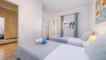 5 slaapkamers, een strijkplank/strijkijzer, gratis wifi, beddengoed