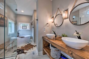 Amenidades de baño gratuitas y toallas