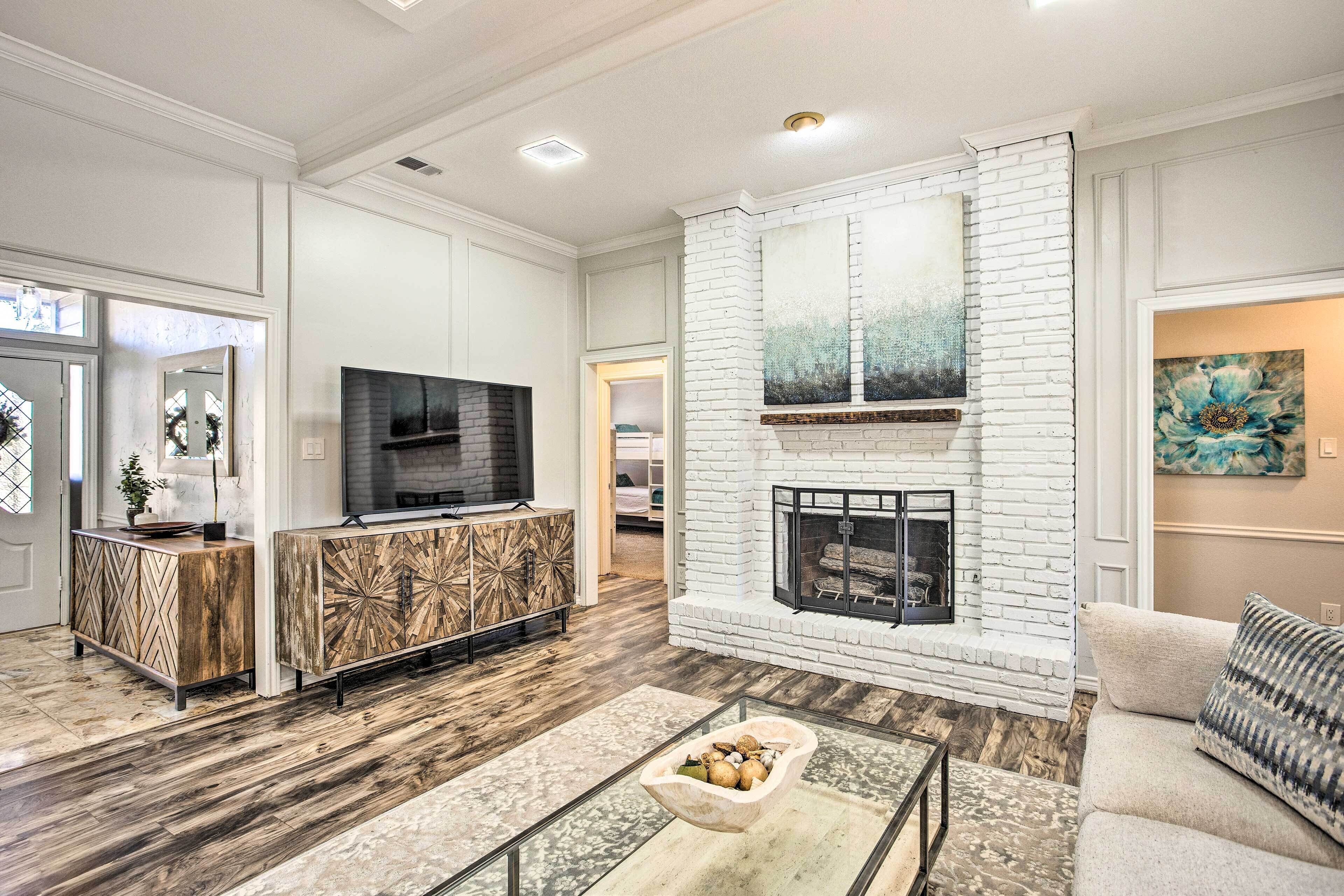 Modern Plano Home < 4 Mi to Adventure Landing