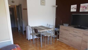 Unclassified image, 3 of 17, button - Ground Floor Studio with Private Terrace and Parking in Port Camargue (Port Camargue)
