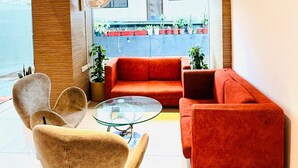 Living area - Hotel Amora (Rajnandgaon)