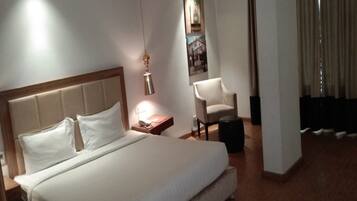Deluxe Double Room | 1 bedroom, free WiFi