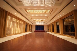 Banquet hall - Hotel Amora (Rajnandgaon)