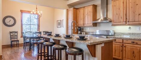 Refrigerador, microondas, horno, lavavajillas