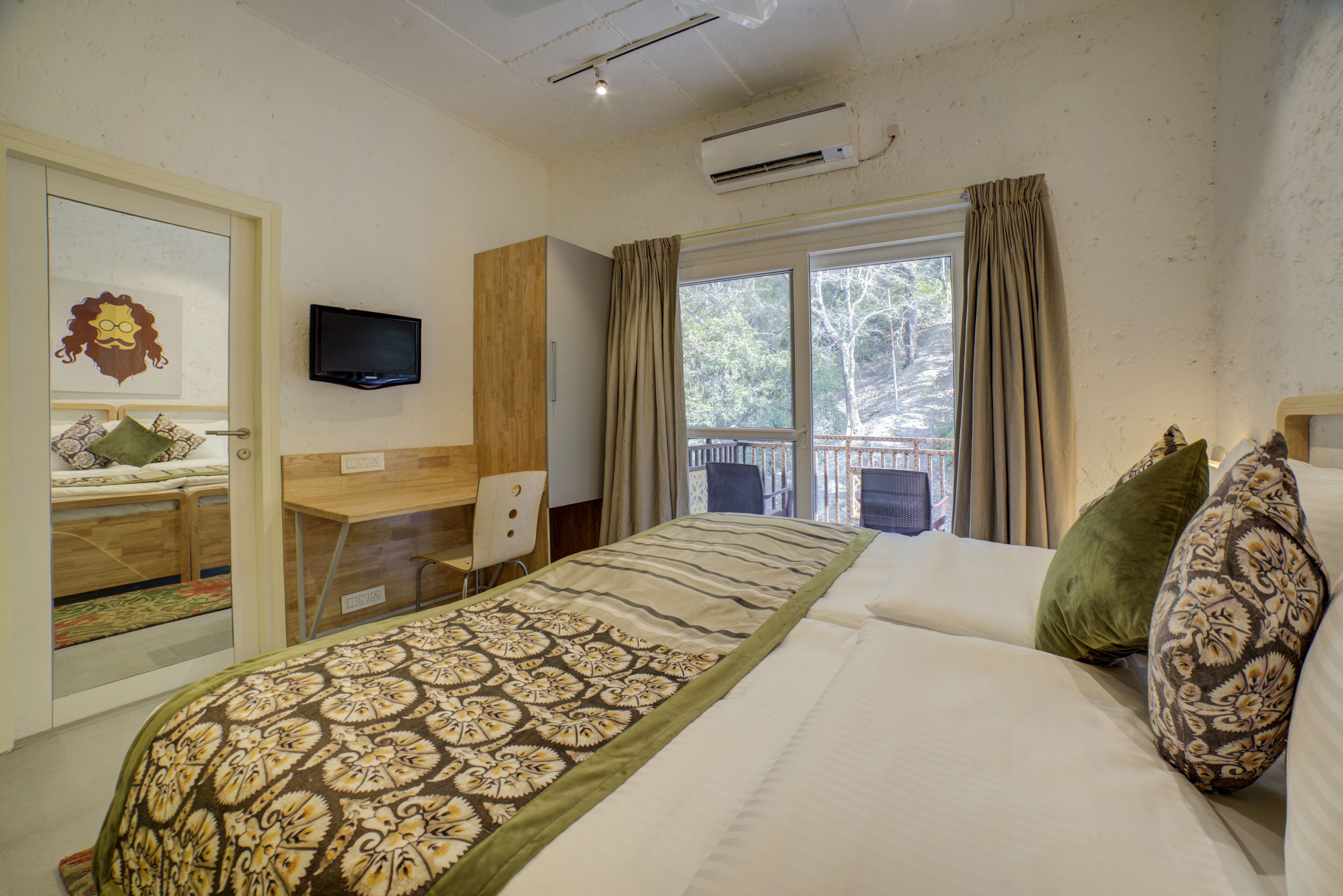 Deluxe Room Forest Facing | Free WiFi, bed sheets