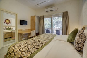 Deluxe Room Forest Facing - Bedzzz Rishikesh by Leisure Hotels (Yamkeshwar)