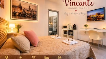 Hypo-allergenic bedding, minibar, individually decorated, desk