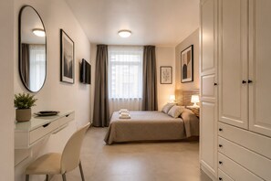 City Studio | Hypo-allergenic bedding, minibar, individually decorated, desk