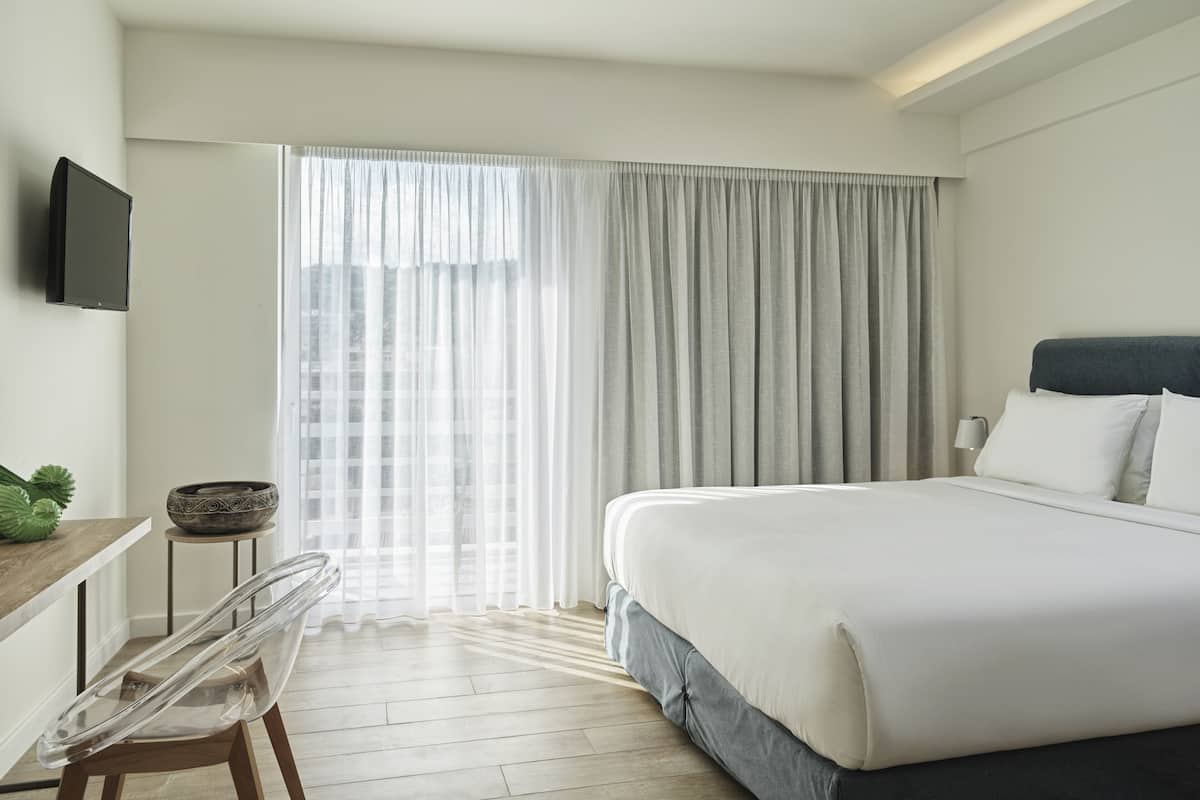 Classic Double Room | 1 bedroom, premium bedding, minibar, in-room safe