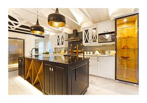 Fridge, microwave, oven, dishwasher - Holliday Villa in Hout Bay, Cape Town (Cape Town)