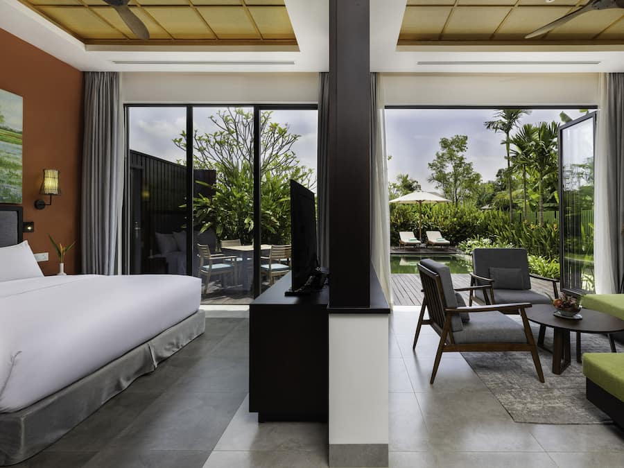 Egyptian cotton sheets, premium bedding, down duvets, pillow-top beds