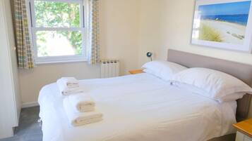 2 bedrooms, iron/ironing board, travel crib, free WiFi