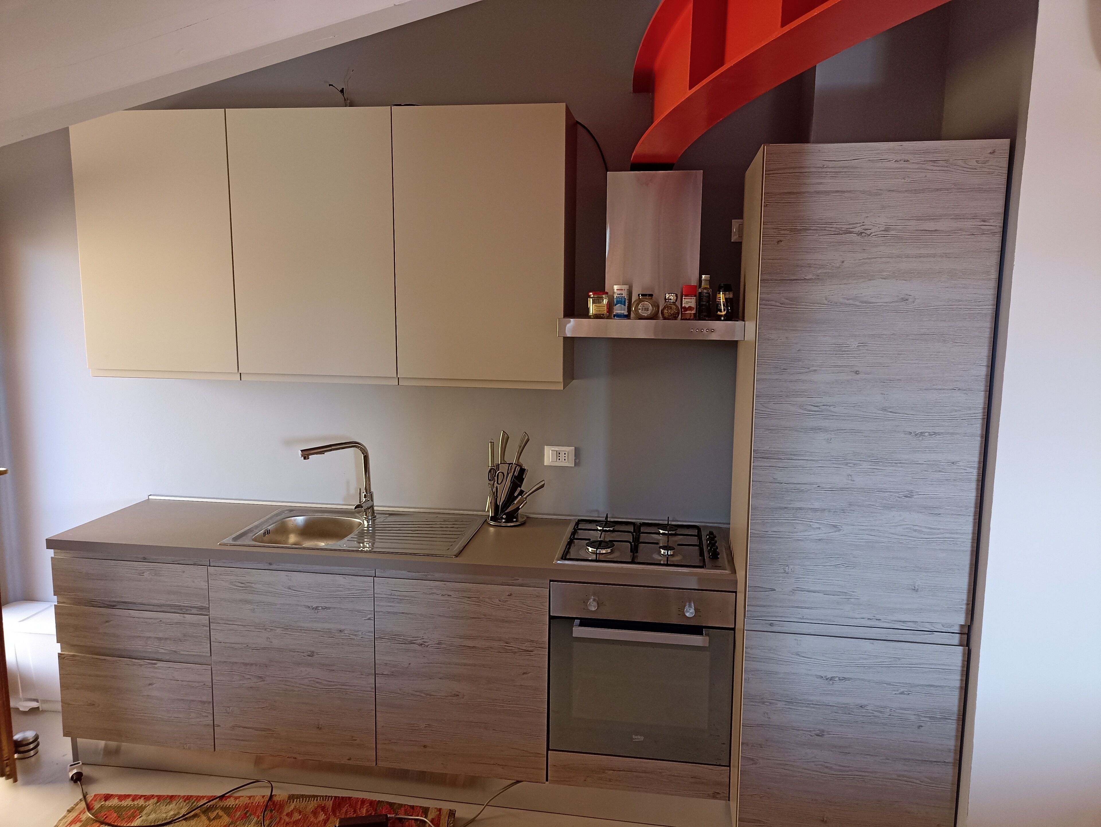 Penthouse with pool in a quiet location close to the center