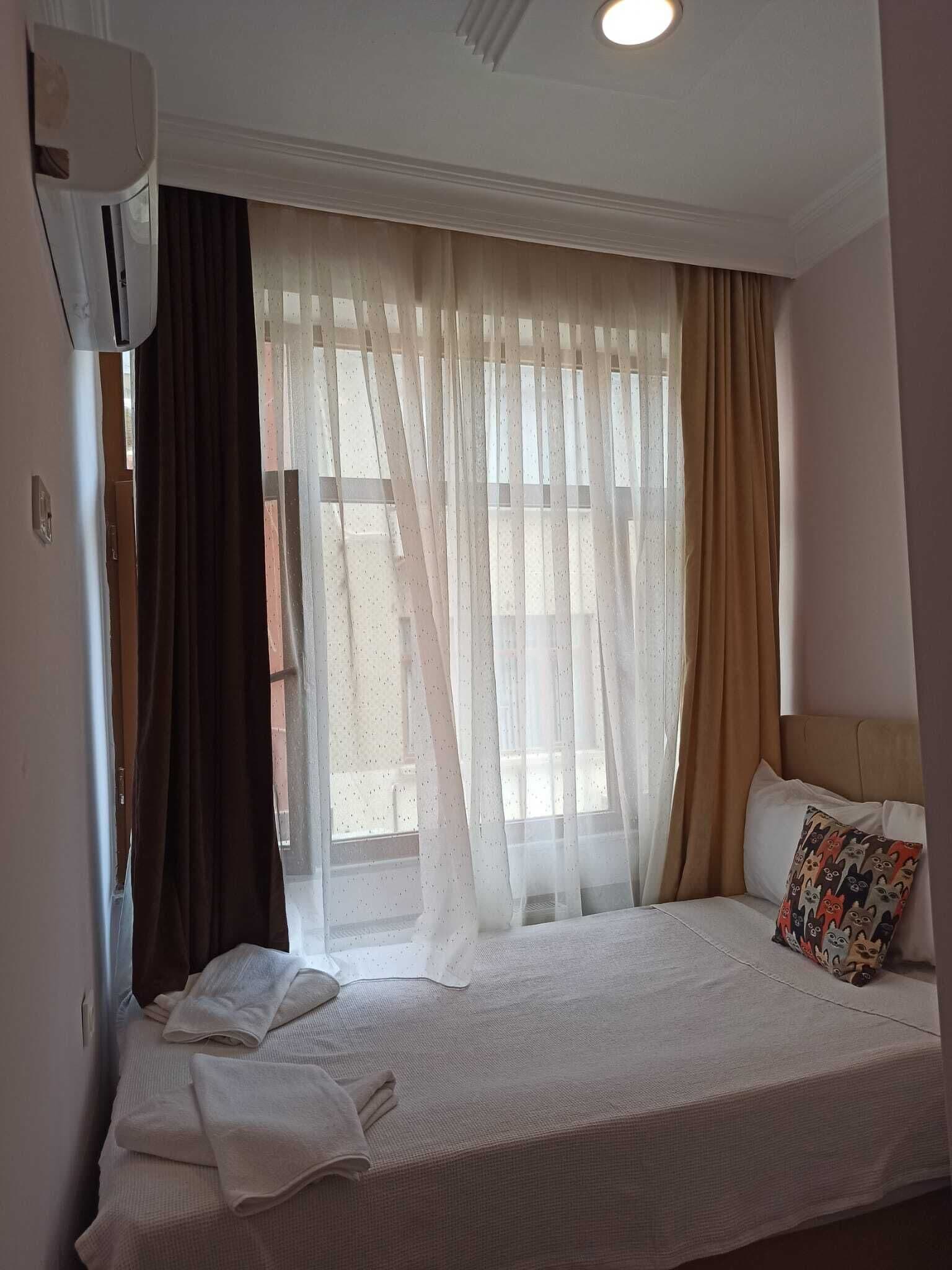 Frette Italian sheets, premium bedding, minibar, free WiFi