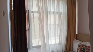 Sábanas italianas Frette, ropa de cama de alta calidad y minibar