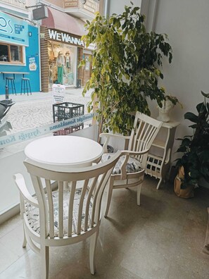 28-inch LCD TV with satellite channels, TV, pay movies - Moonlight Ay Isigi (Çanakkale)