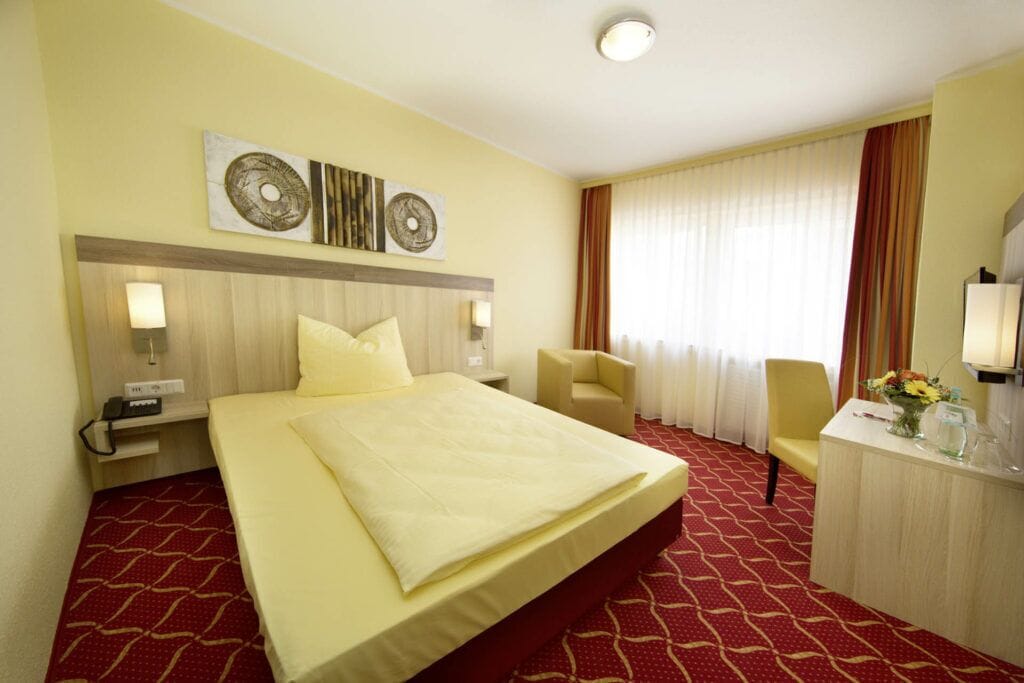 business double room single use | 1 bedroom, hypo-allergenic bedding, desk, laptop workspace
