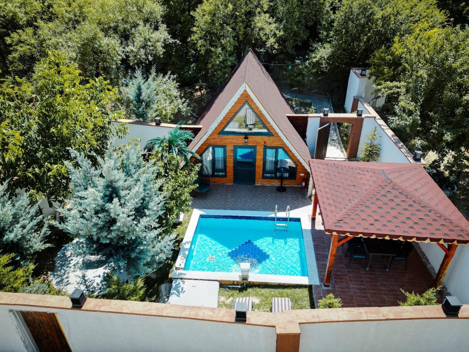 Design Room, 2 Double Beds | Hypo-allergenic bedding, minibar, individually decorated