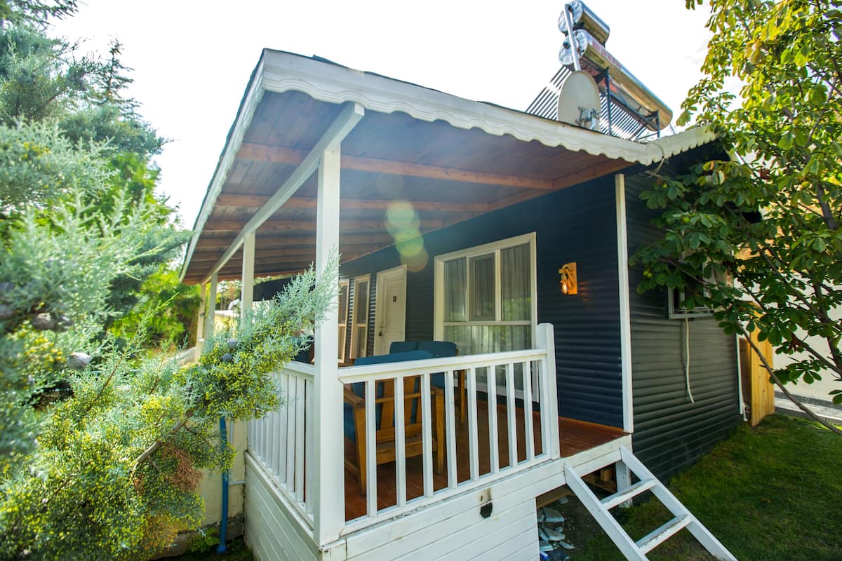 Comfort Room, Balcony, Garden View | Hypo-allergenic bedding, minibar, individually decorated