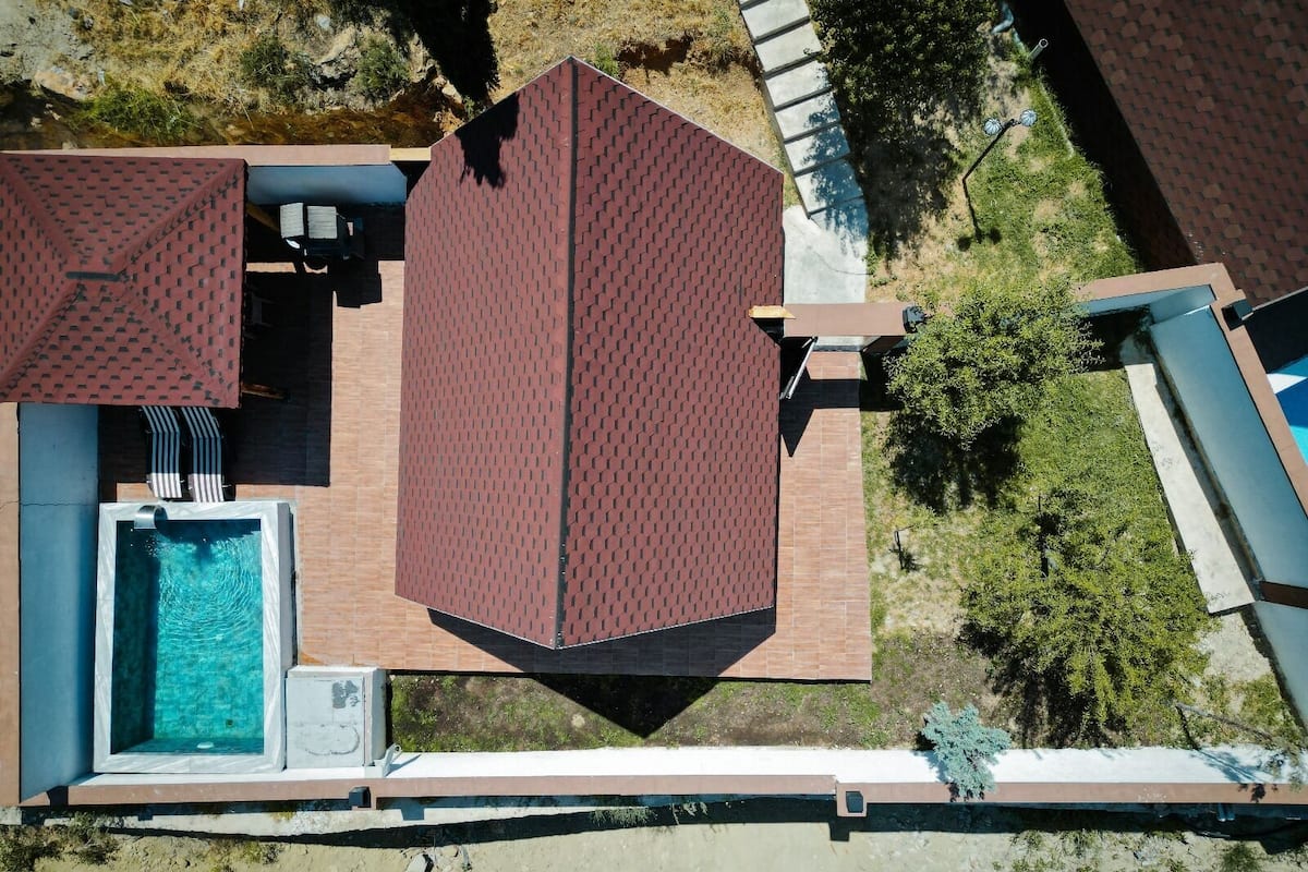 Bungalow 14 With Private Pool | Allergikerbettwaren, Minibar, schallisolierte Zimmer