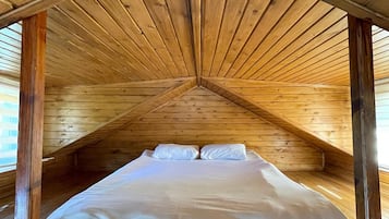Bungalow No 9 with Jacuzzi | Allergiatestatut vuodevaatteet, minibaari, äänieristys