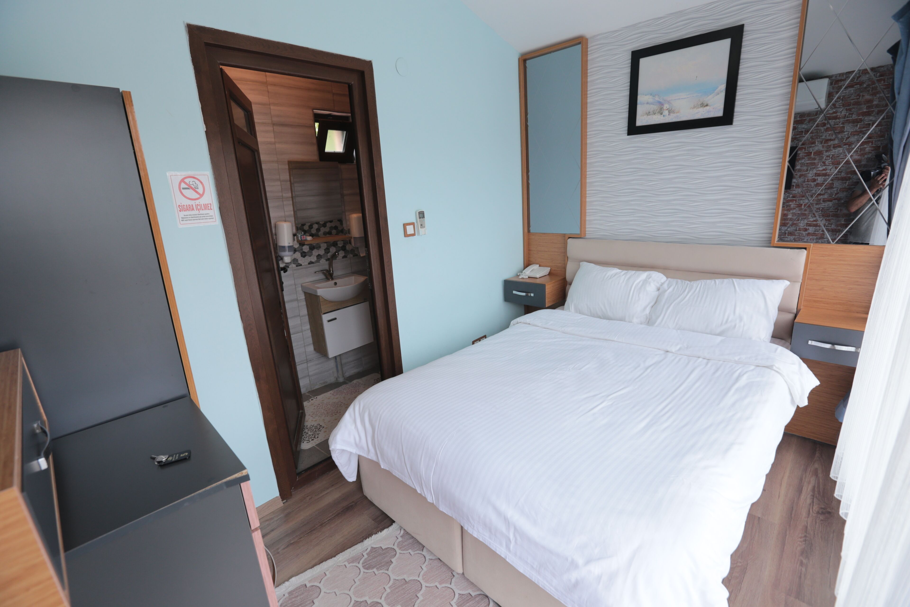 Ropa de cama hipoalergénica, minibar y decoración personalizada 