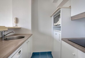 Réfrigérateur, micro-ondes, lave-vaisselle